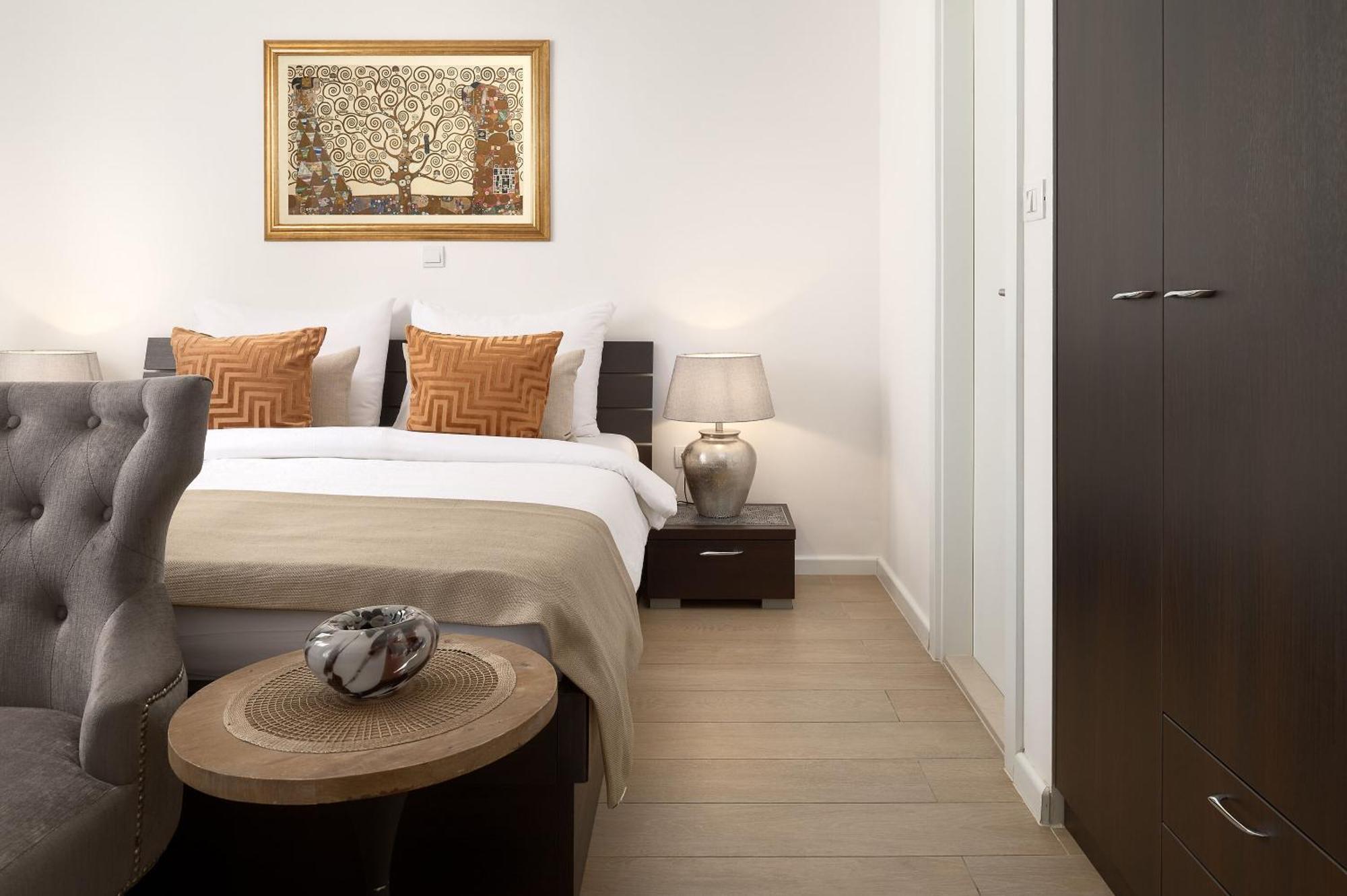 Apartments Studios 81 Сплит Экстерьер фото